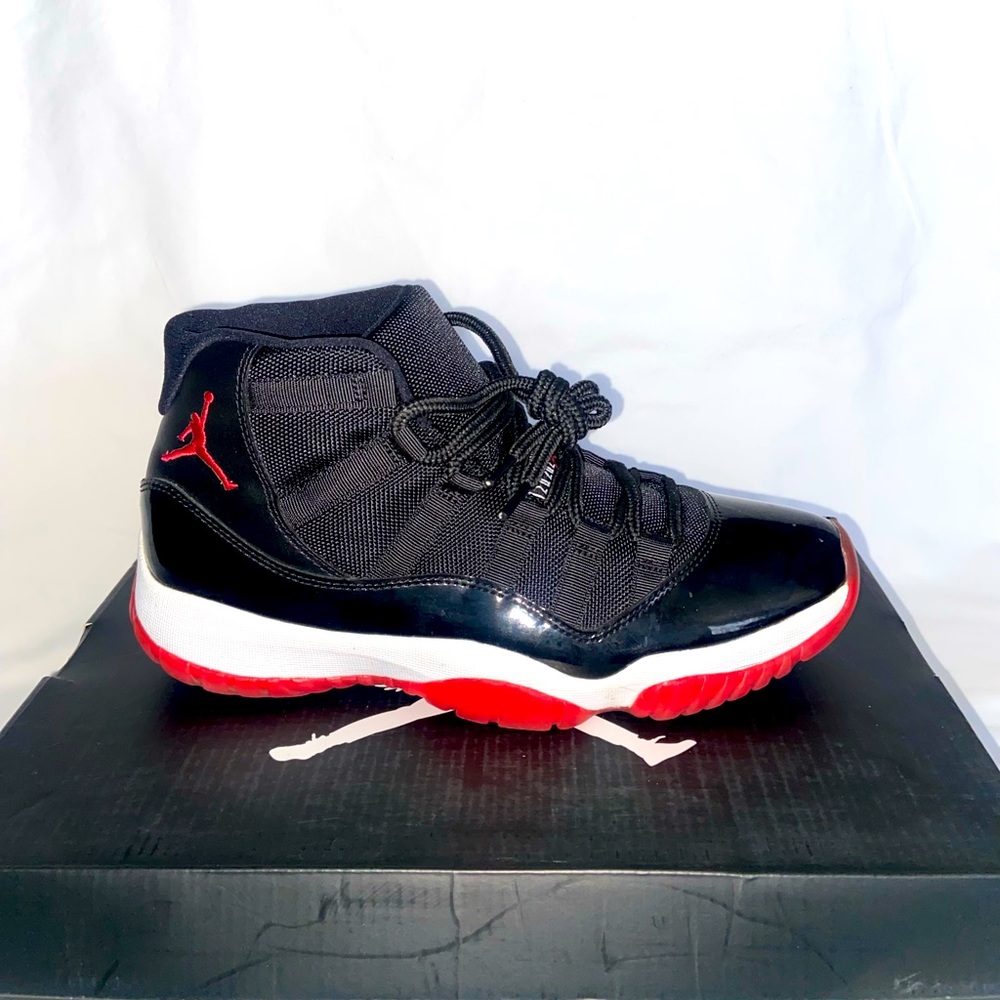 Nike Air Jordan Retro. Mens size 9.5. Red and Black.
